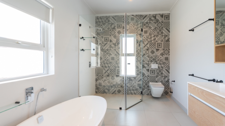 To Let 4 Bedroom Property for Rent in Val De Vie Estate Western Cape